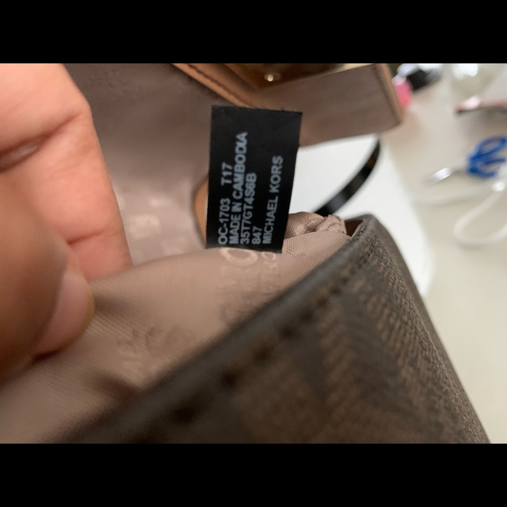 Michael Kors bag - Picture 7 of 11